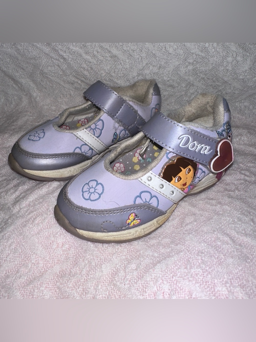 Vintage Y2K Dora the Explorer light up shoes toddler size 6 VGUC